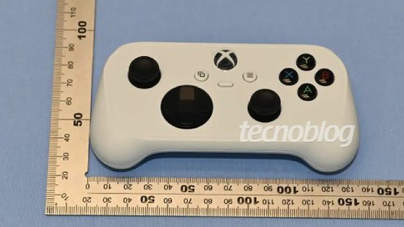 微软云游戏手柄曝光：紧凑型设计专为 Xbox Cloud Gaming 优化 - WinDiscover