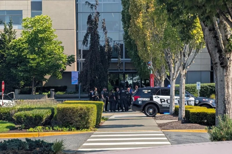 “抵制 Azure” 抗议者闯入微软总裁办公室 - WinDiscover